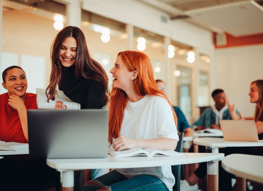 Vraag een studie lening aan en financier je opleiding met FortisGeld Vraag een lening aan voor je studie en bevorder je carrière zoals je altijd hebt gedroomd.